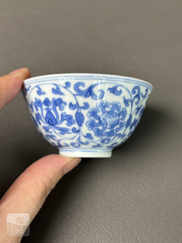 清雍正 青花缠枝宝相花纹杯一对 - 图10